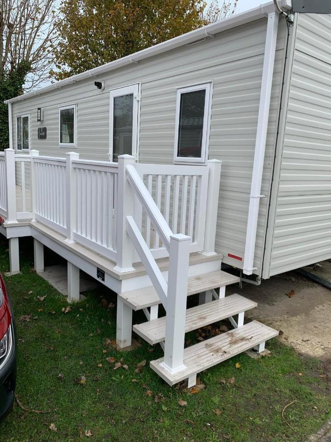 New 2 Bed Holiday Home With Decking In Rockley Park Dorset Near The Sea Lytchett Minster Extérieur photo