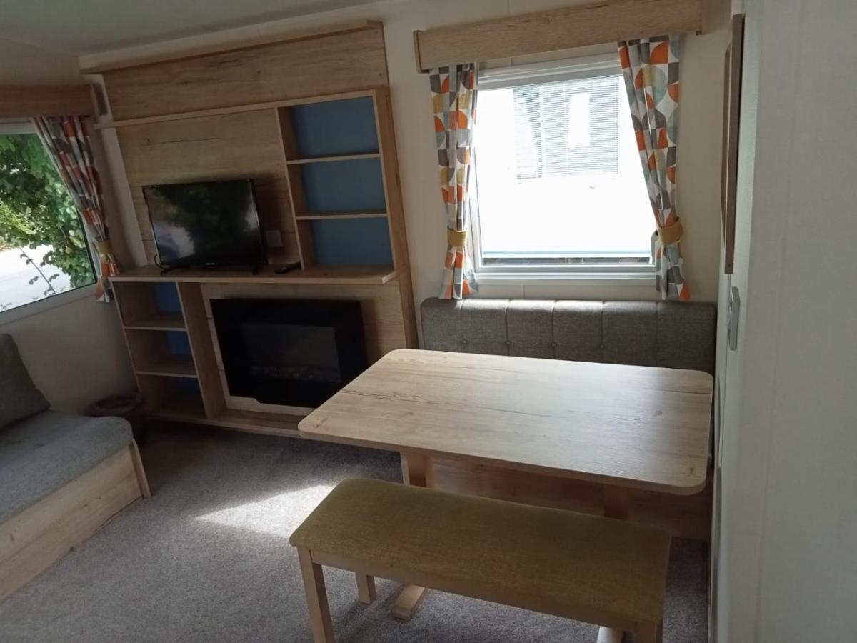 New 2 Bed Holiday Home With Decking In Rockley Park Dorset Near The Sea Lytchett Minster Extérieur photo